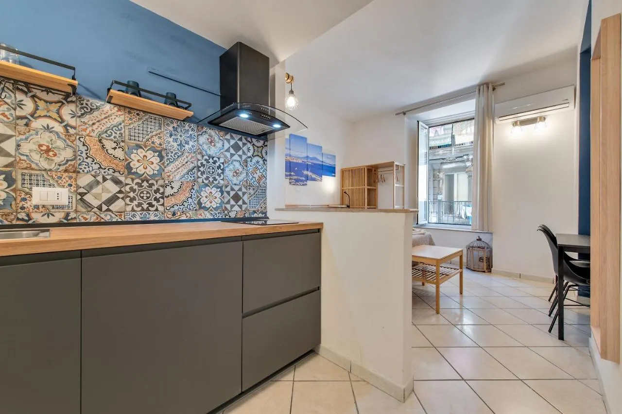 Spaccanapoli - Fully Equipped Studio 0*, Naples