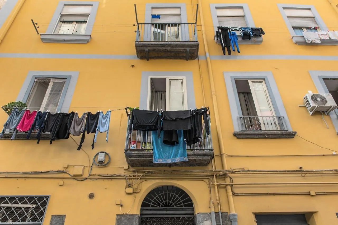 Spaccanapoli - Fully Equipped Studio Naples