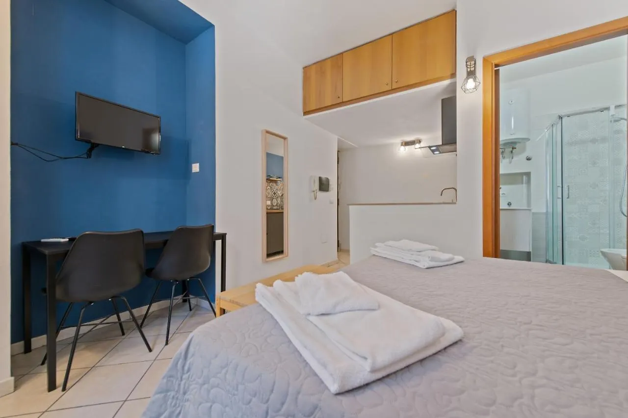 Spaccanapoli - Fully Equipped Studio Apartment Naples